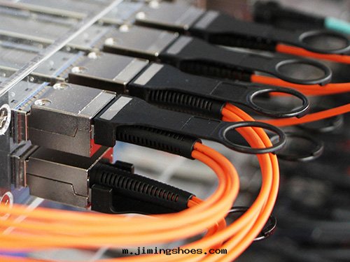 LC 接口(kǒu)光(guāng)纖跳線(xiàn)